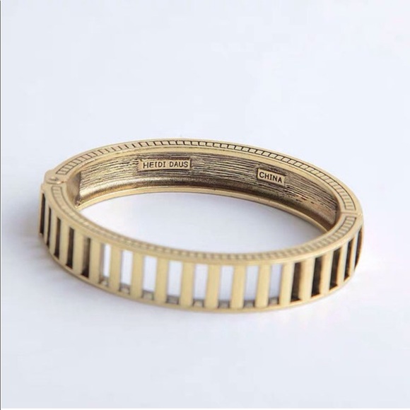 HEIDI DAUS “Sparkle My Way” Endless Baguette Crystal Bracelet - Picture 3 of 3